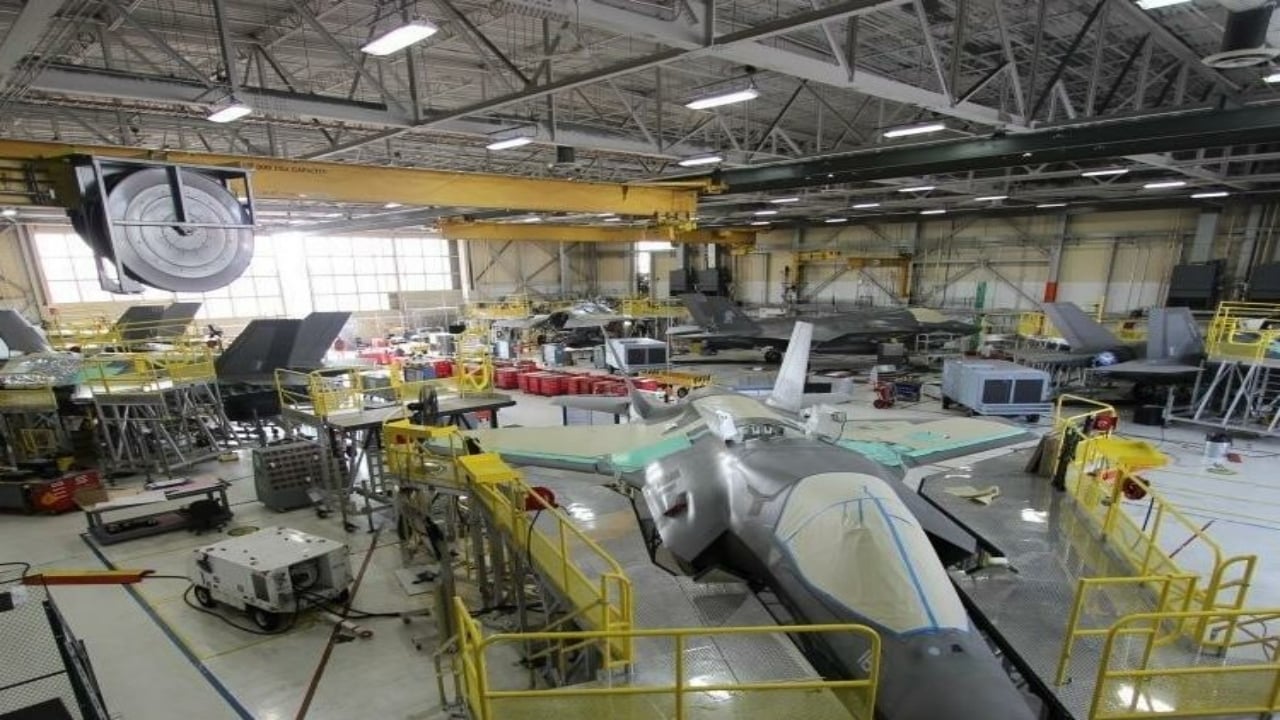 Foto - Türkiye’nin milyar dolarlık F-35’leri çürümeye mi terk edildi? ABD’de hangarda öylece bekliyorlar