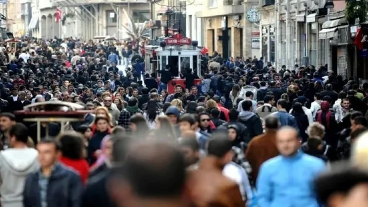 Türkiye’nin mutluluk grafiği açıklandı: Evliler mi bekarlar mı?