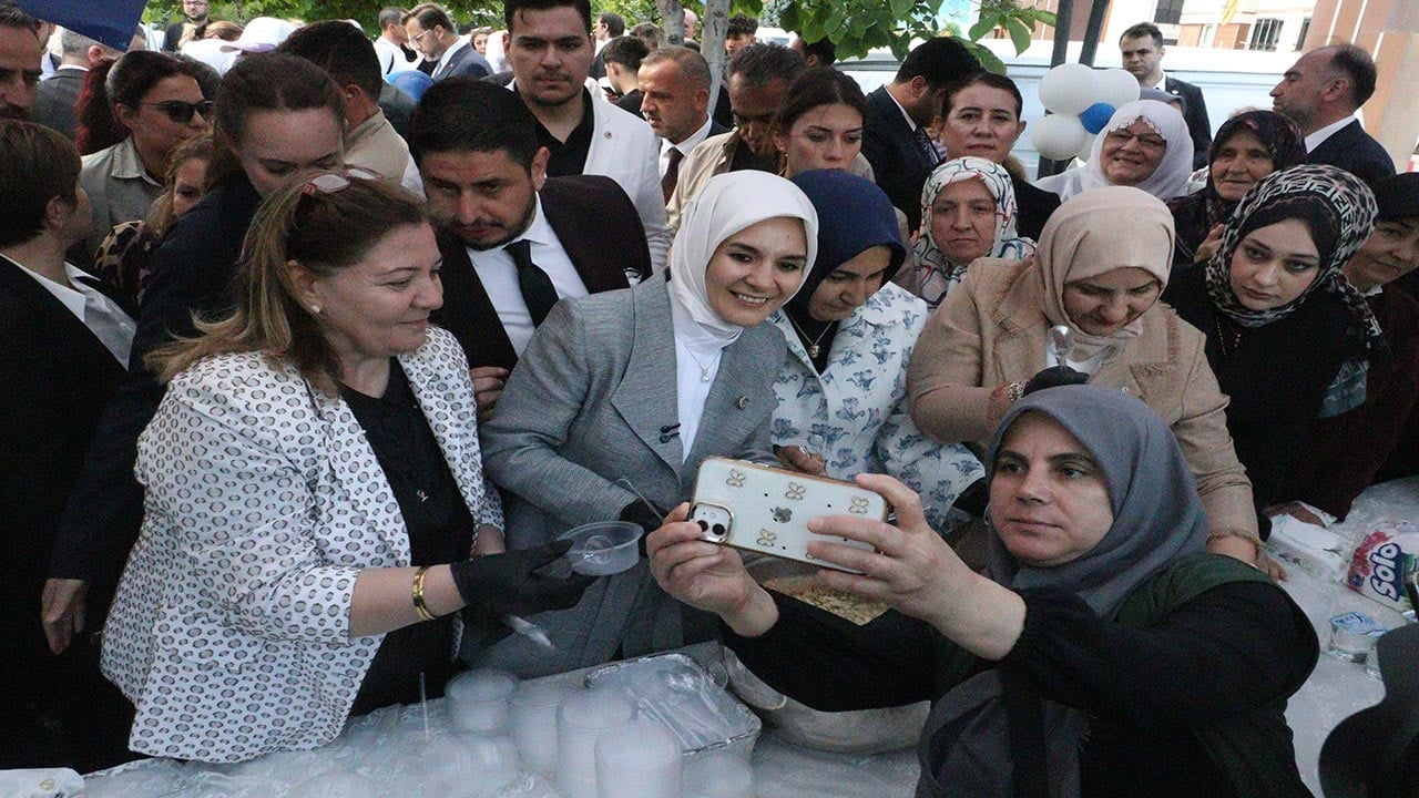Foto - Türkiye'nin ulu çınarlarına şefkat kalkanı! Bakan Göktaş Eskişehir'den dünyaya medeniyet dersi verdi!