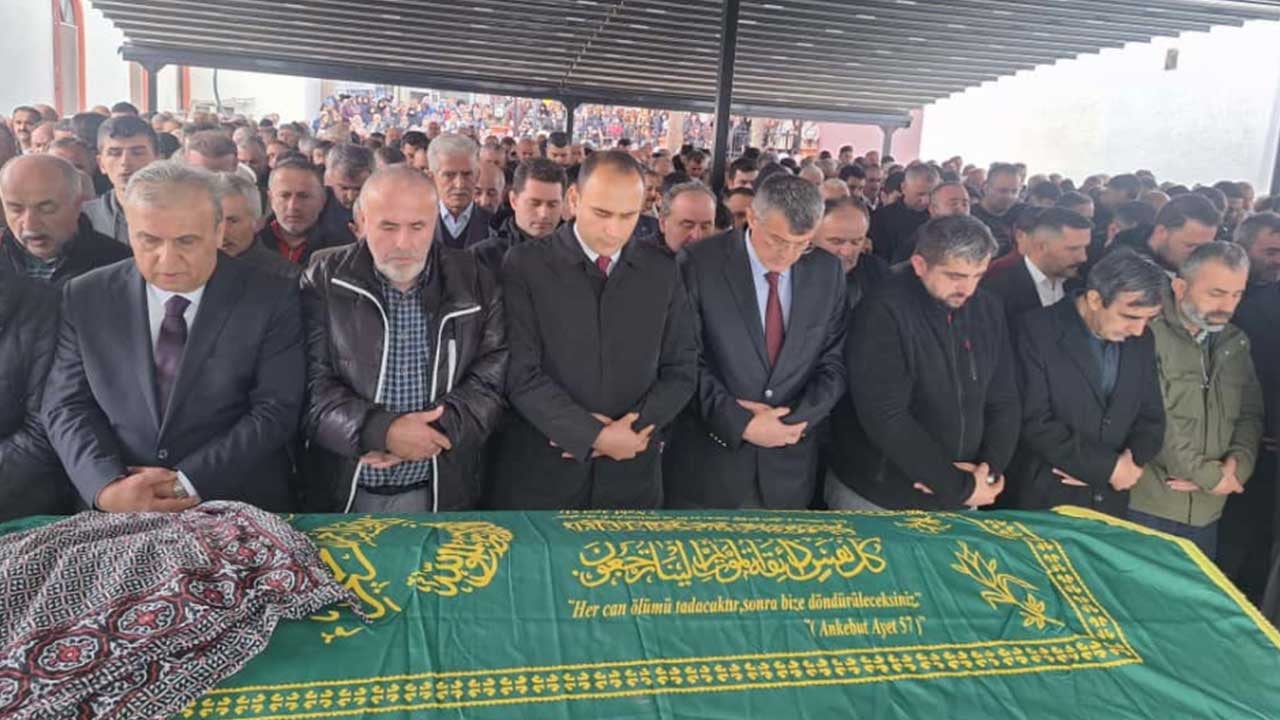 Foto - Türkiye'nin yüreğini yakan anne ve oğlu toprağa verildi