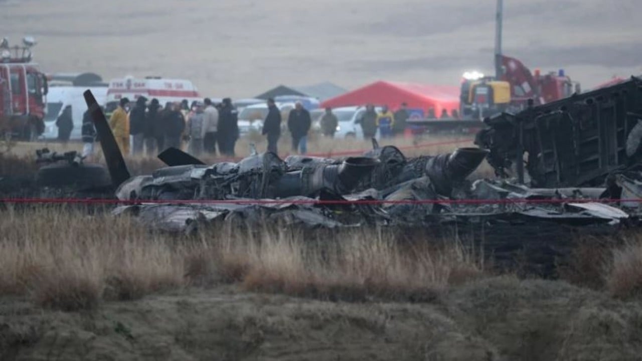 Foto - Türkiye’nin yüreğini yakan uçak 8 bin metrede üçe bölünmüş!