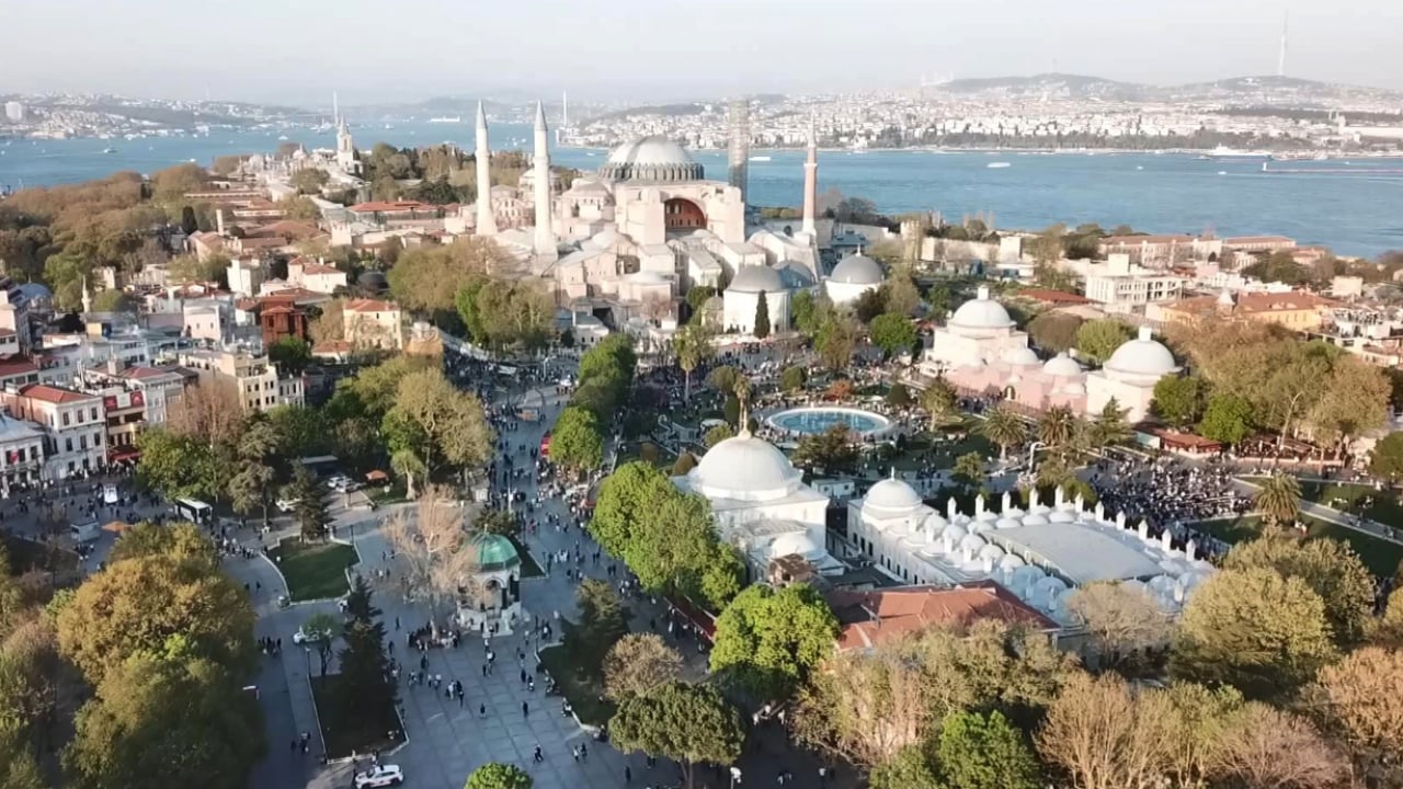 Türkiye'ye büyük fırsat doğdu! Paralı turistler direksiyonu kırdı! 