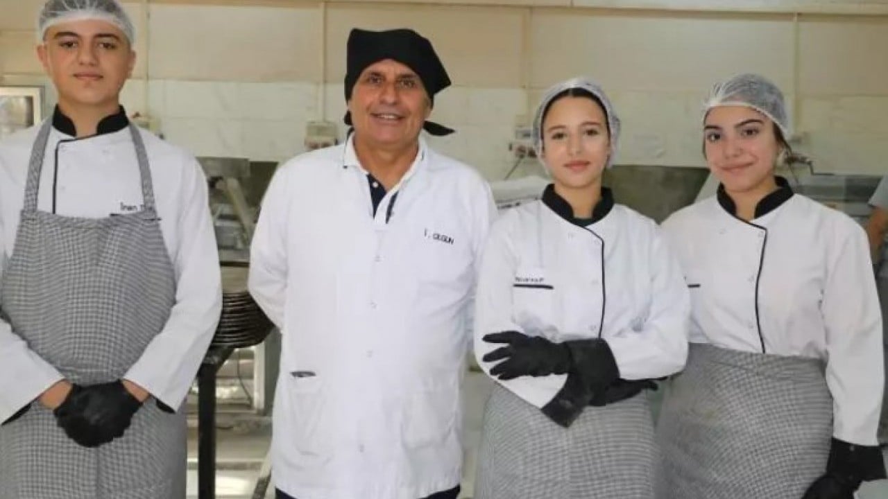 Foto - Lise olduklarına kim inanır: Yıllık ciro ağızları açık bıraktı!