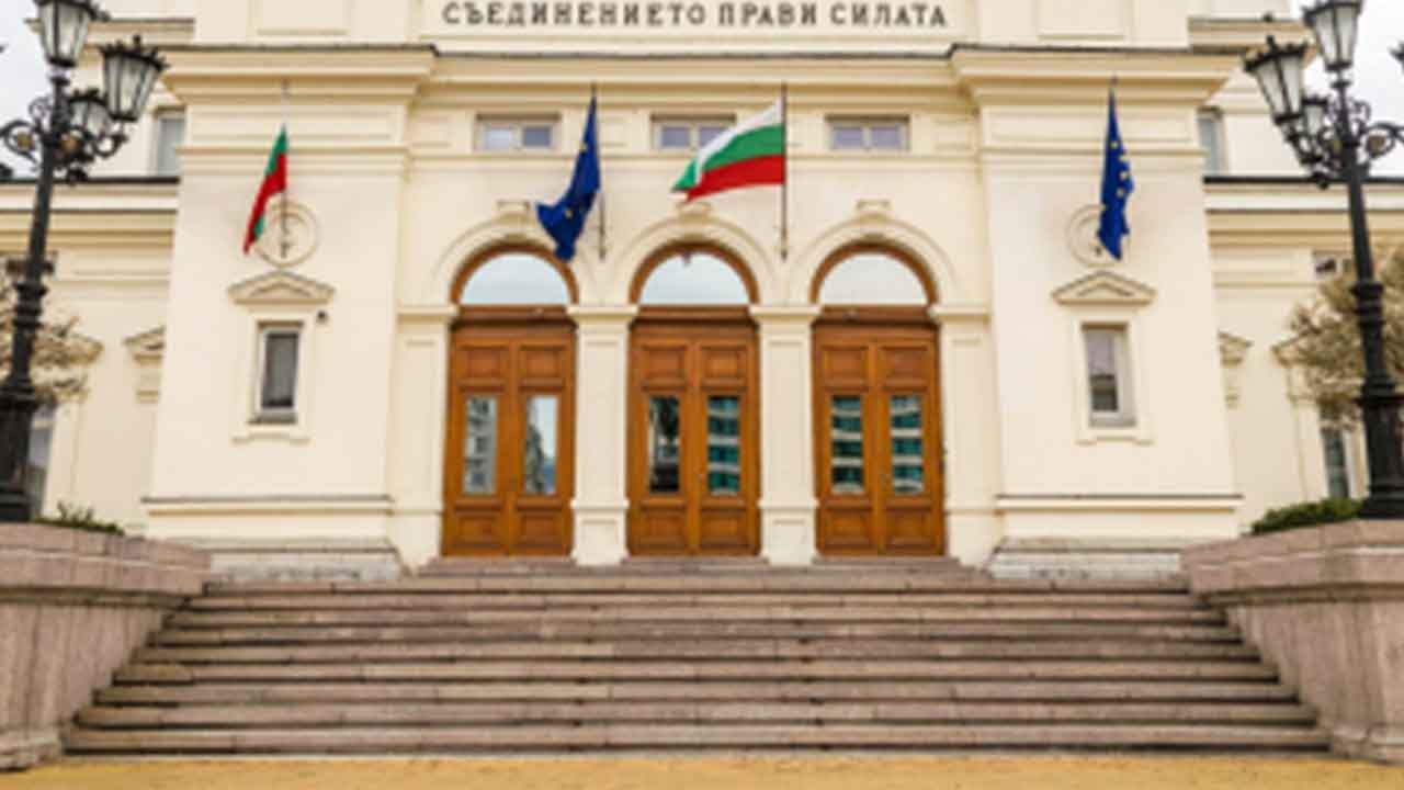 Foto - Türkiye'ye devasa doğalgaz borcu takan ülke karıştı! Başbakan istifa etti