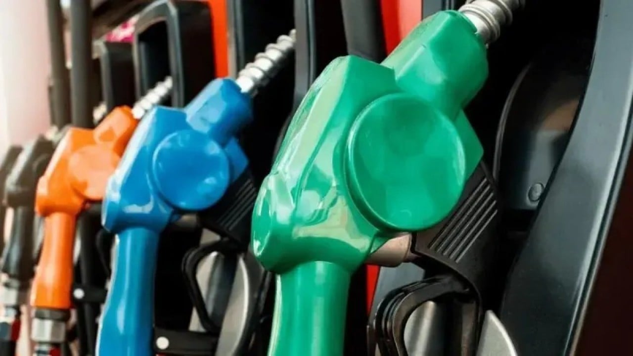 Foto - Türkiye'ye devasa doğalgaz borcu takan ülkenin 1 aylık benzini kaldı