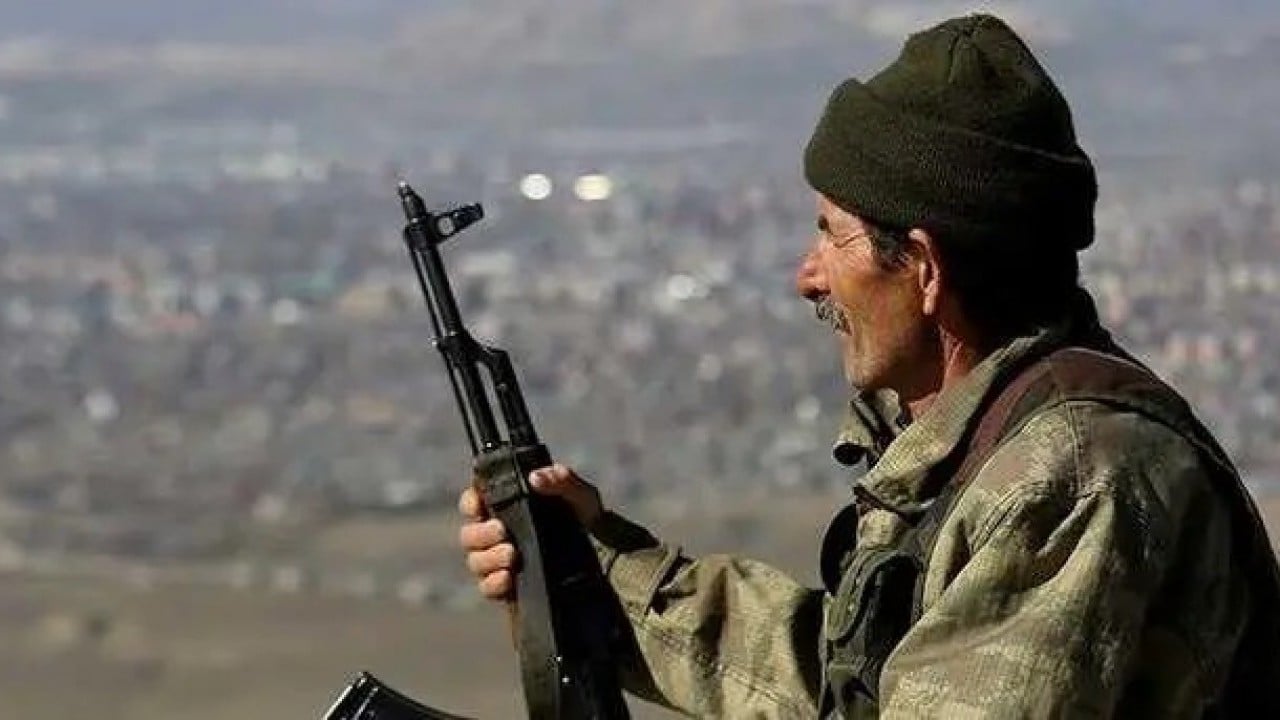 Foto - Türkiye'ye ilan ettiler: Okulları korumaya talibiz göreve hazırız