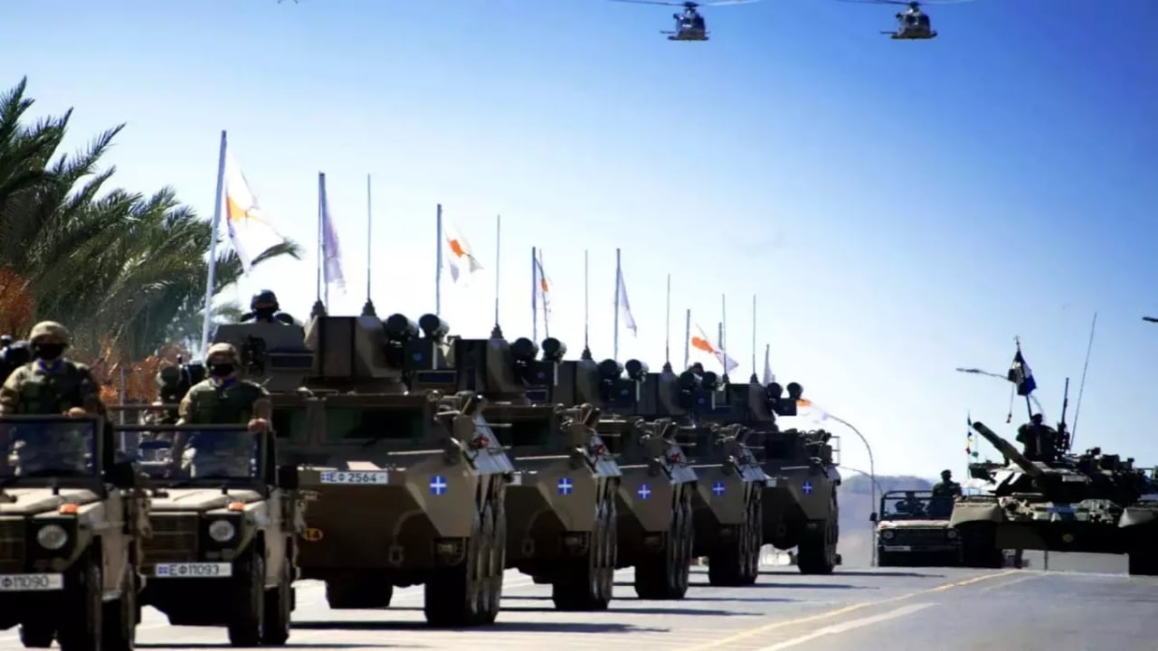 Foto - Türkiye’ye kafa tutan Güney Kıbrıs tüm dünyaya rezil oldu! Askeri tatbikatta görülmemiş olay