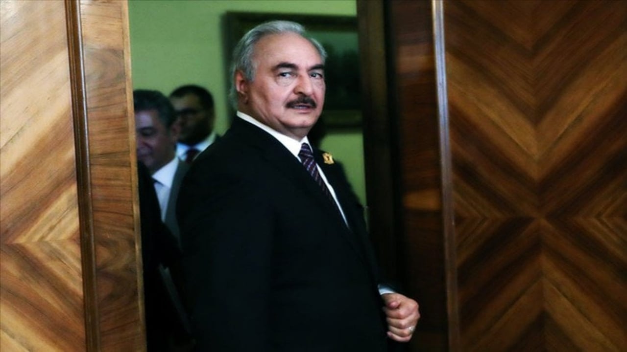 Foto - Türkiye’ye kafa tutup sonrasında çark eden Halife Hafter’e büyük şok: Desteği kesmezsen risk kabul edilirsin 