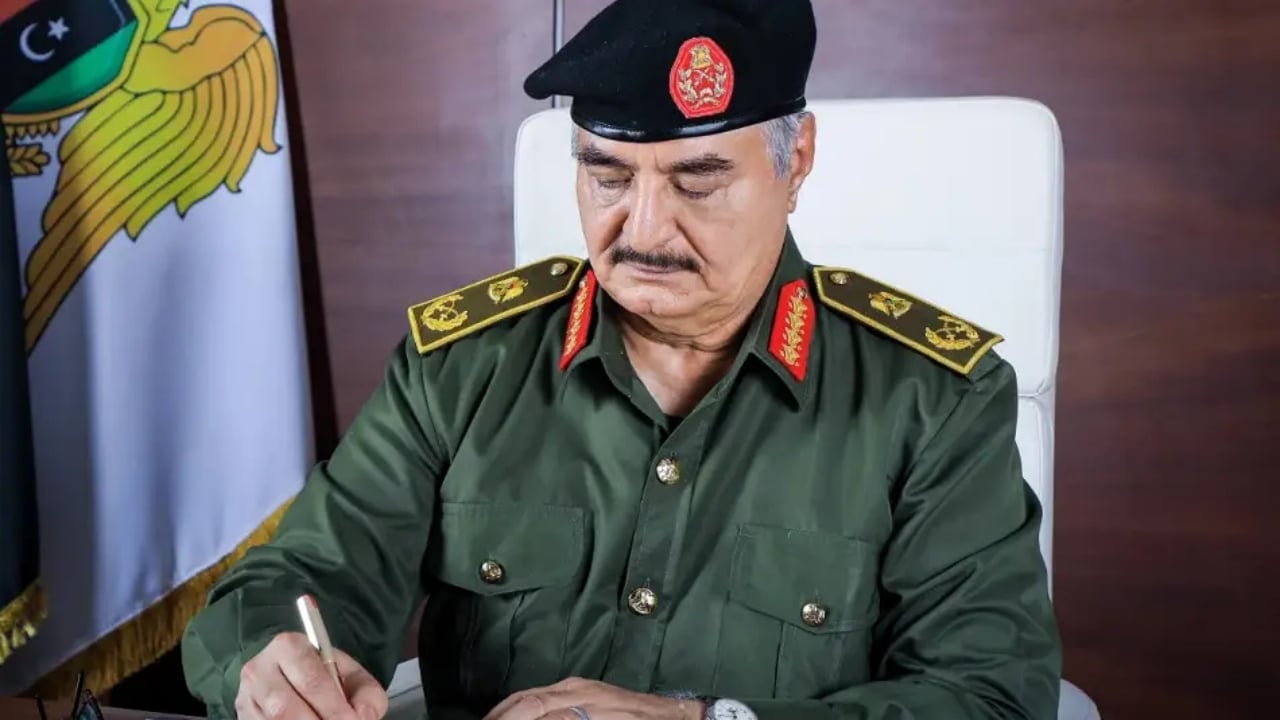 Foto - Türkiye’ye kafa tutup sonrasında çark eden Halife Hafter’e büyük şok: Desteği kesmezsen risk kabul edilirsin 