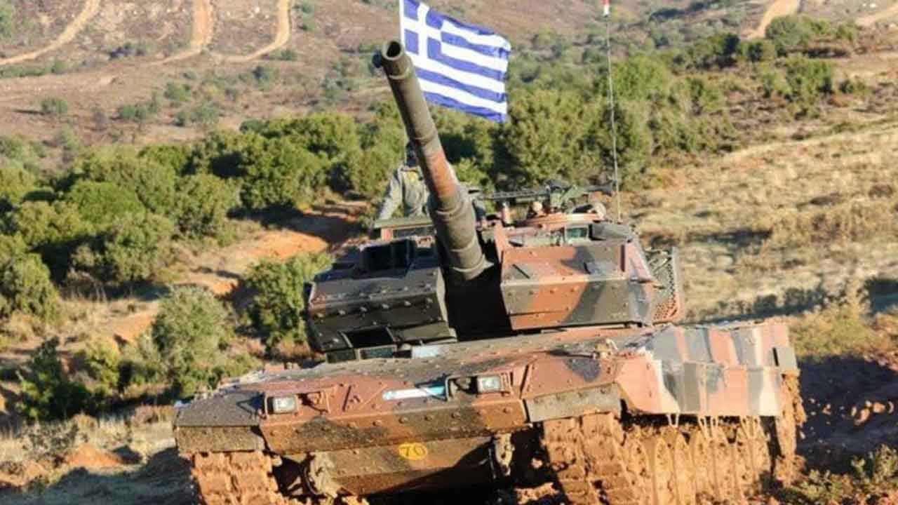 Foto - Türkiye'ye karşı deli gibi silahlanıyorlardı! Askerler bir bir istifa etmeye başladı