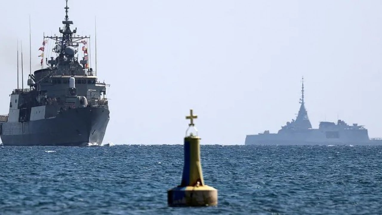 Foto - Türkiye'ye karşı gelen savaş gemilerine isyan etti: Ordu kaşarları manyaklar, yangından zevk almayı bırakın kendinize gelin