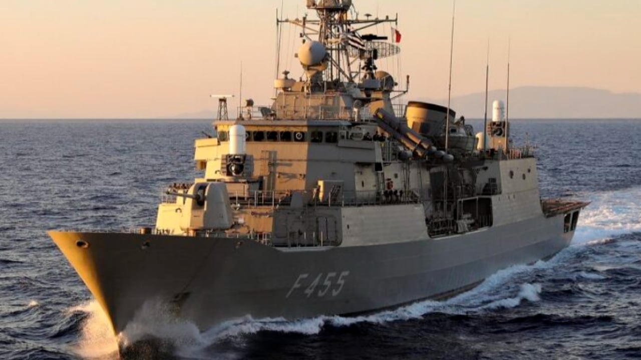 Foto - Türkiye’ye karşı gözünü iyice karartan Yunanistan’dan, beklenmedik "fırkateyn" hamlesi: Apar topar harekete geçtiler 
