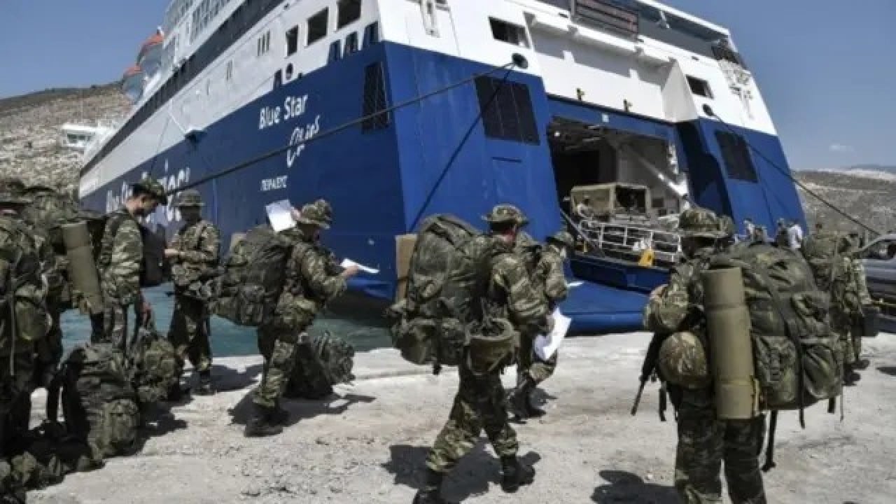 Foto - Türkiye'ye savaş açan ülkede askerler ayağa kalktı: Biz bu savaşta yokuz, askeri üssü kapatın