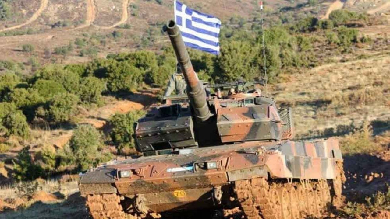 Foto - Türkiye'ye savaş açan ülkede askerler hükümete başkaldırdı! Binlercesi sokağa iniyor