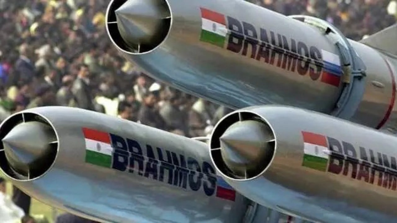 Foto - 'Türkiye'yi cehenneme çeviririz' ' diyorlardı! 800 km menzilli füze alıyorlar