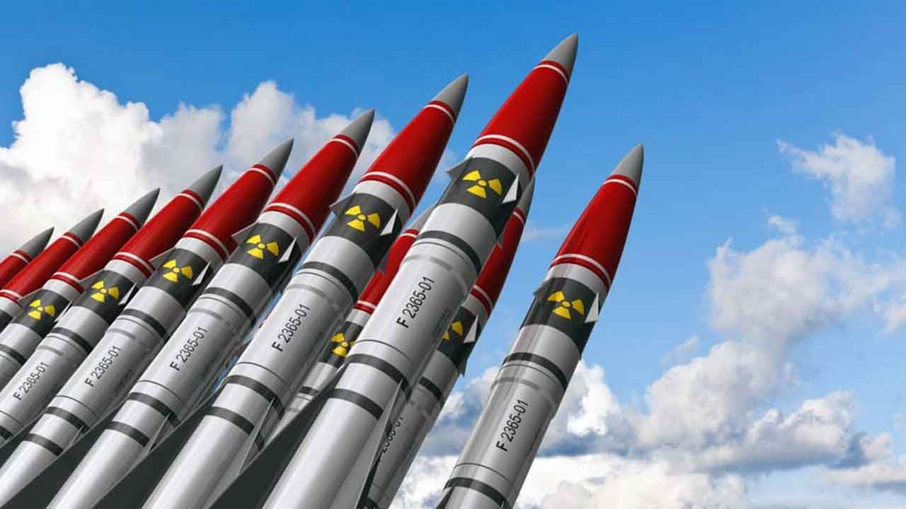 Foto - Türkiye'yi de ilgilendiren şok gelişme! Rum yazar '56 nükleer silah orada' dedi, yazı apar topar yayından kaldırıldı