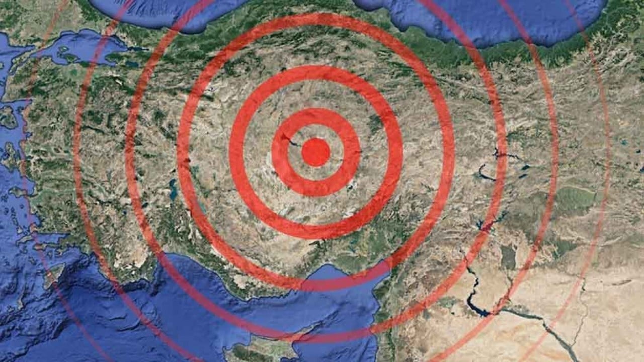 Türkiye'yi deprem felaketinden kurtaracak yolu açıkladı