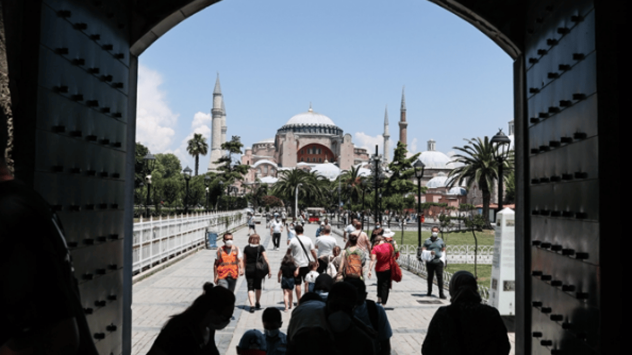 Foto - Akın akın Türkiye'ye geliyorlar! Trafik yarı yarıya arttı!