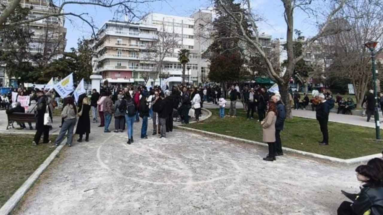 Foto - 'Türkiye'yi vuracağız' diyen ülkede halk ayağa kalktı: Savaş istemiyoruz, askeri üsleri kapatın