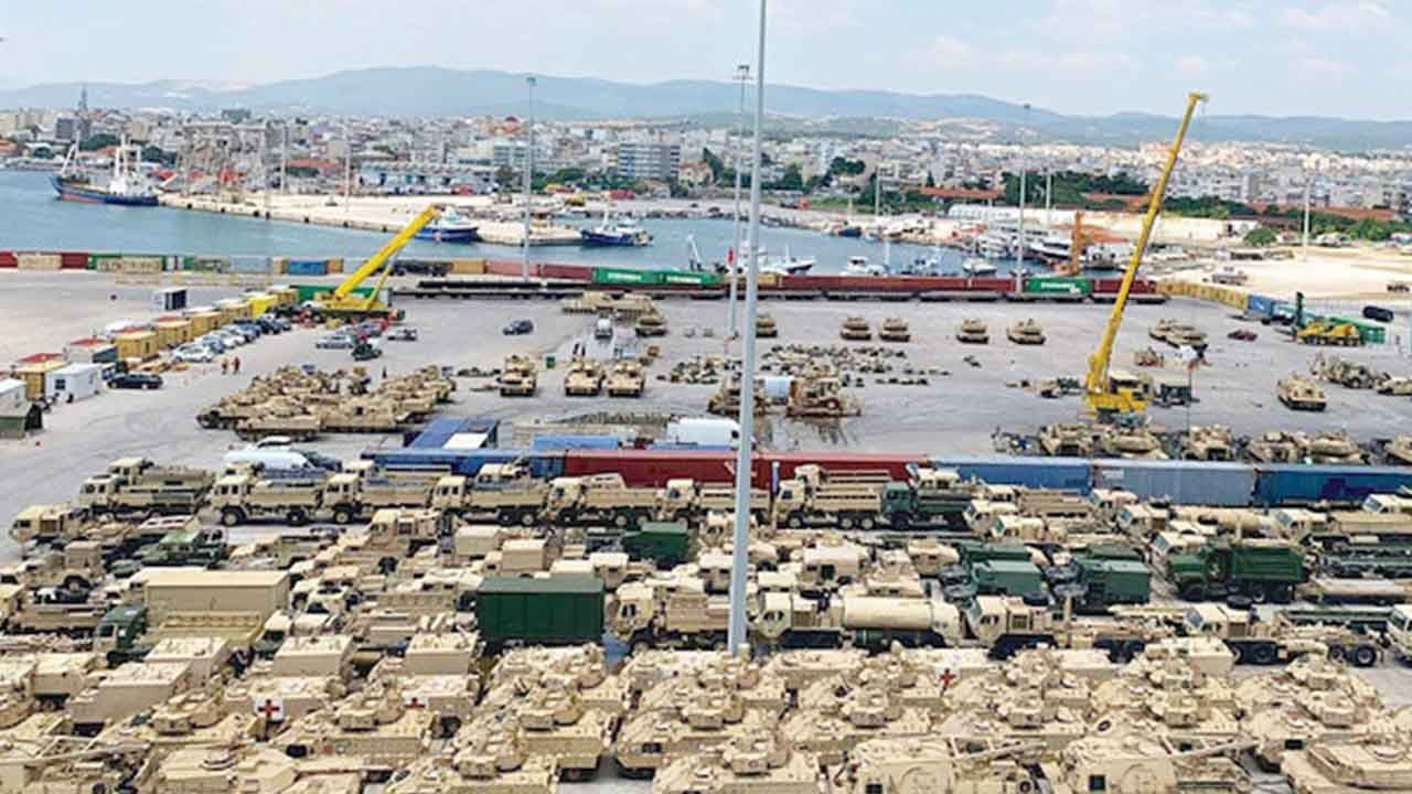 Foto - 'Türkiye'yi vuracağız' diyen ülkede halk ayağa kalktı: Savaş istemiyoruz, askeri üsleri kapatın