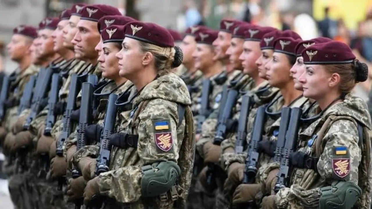 Foto - 'Türkiye'yi vuracağız' diyorlardı! Kadınları askere çağırmaya başladılar