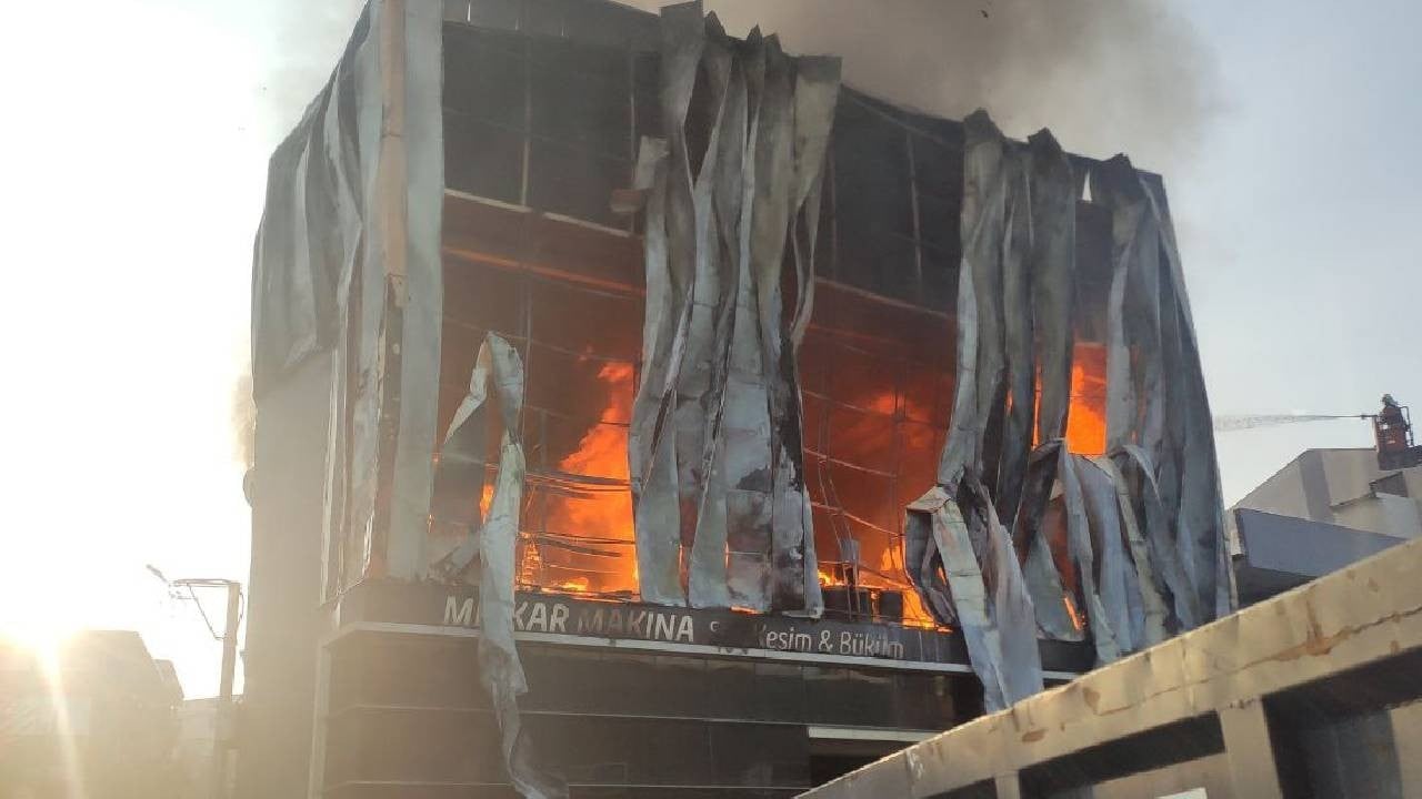 Foto - Türkiye’yi yasa boğmuştu! Kozmetik fabrikasındaki yangında yürekleri dağlayan detay