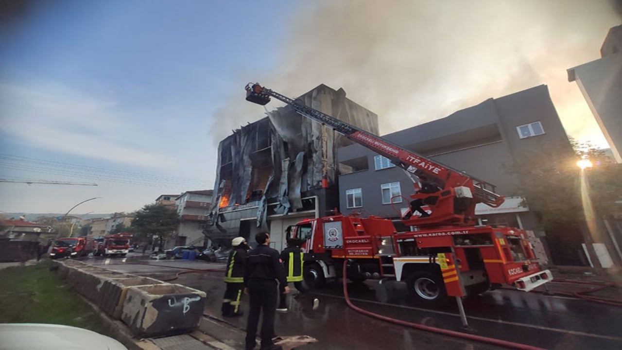Foto - Türkiye’yi yasa boğmuştu! Kozmetik fabrikasındaki yangında yürekleri dağlayan detay
