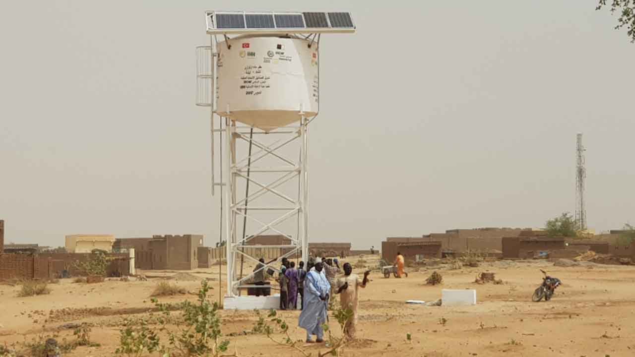 Türkler suyu buldu! 1000'den fazla kuyu açtı