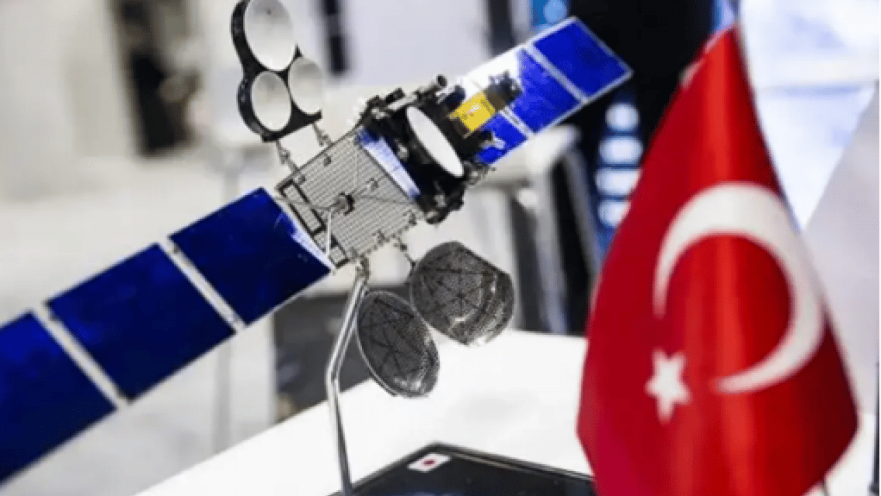Foto - TÜRKSAT ile gökyüzünde yerli internet devrimi: Uçaklarda kesintisiz dönem başlıyor