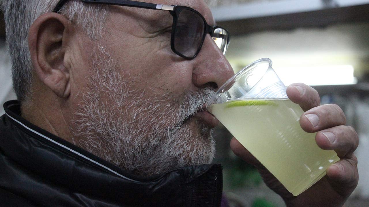 Foto - "Bunu içen hastalanırsa masrafları benden"