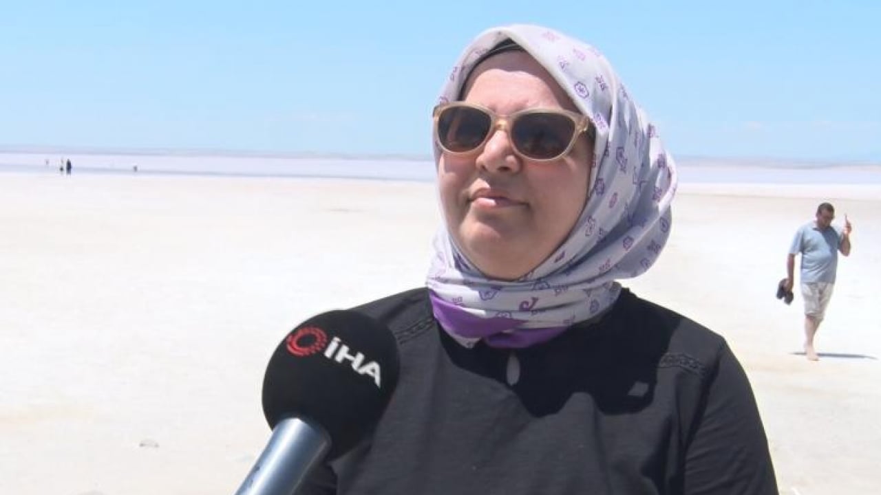 Foto - Tuz Gölü’nde pembe manzara! Yerli ve yabancı turistlerin ilgi odağı oldu