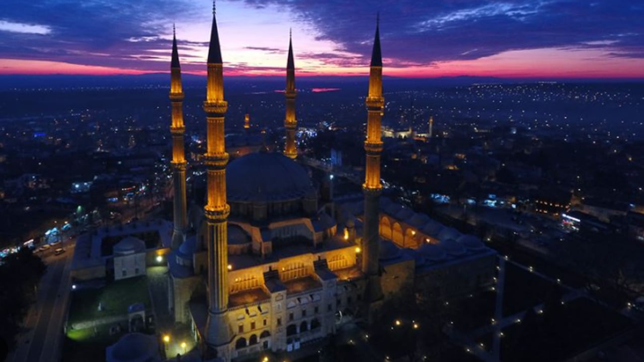 Foto - Üç ayların nuru Miraç geldi: Yarın gece dualarda buluşulacak!