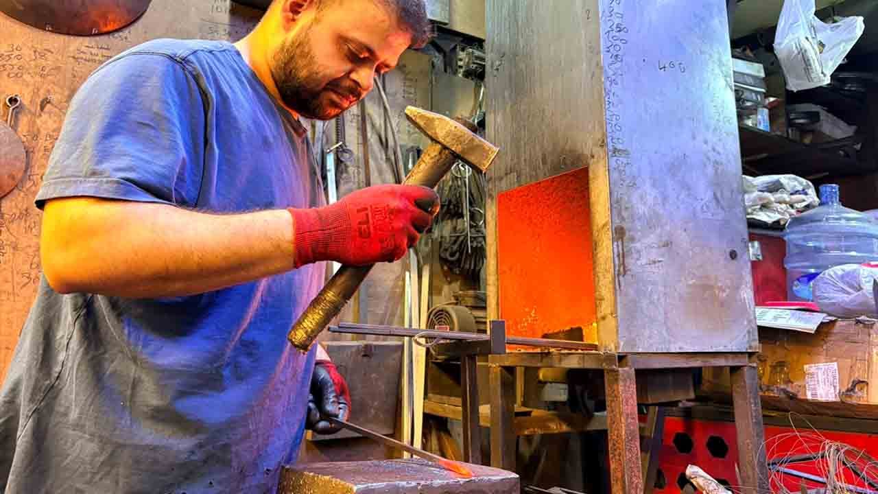 Foto - Üç kuşaktır kebap şişlerine el emeğiyle şekil veriyorlar