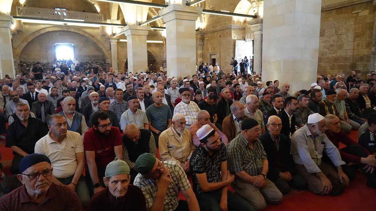 Foto - Üç yıldır kapalıydı: 691 yıllık camide mutlu son