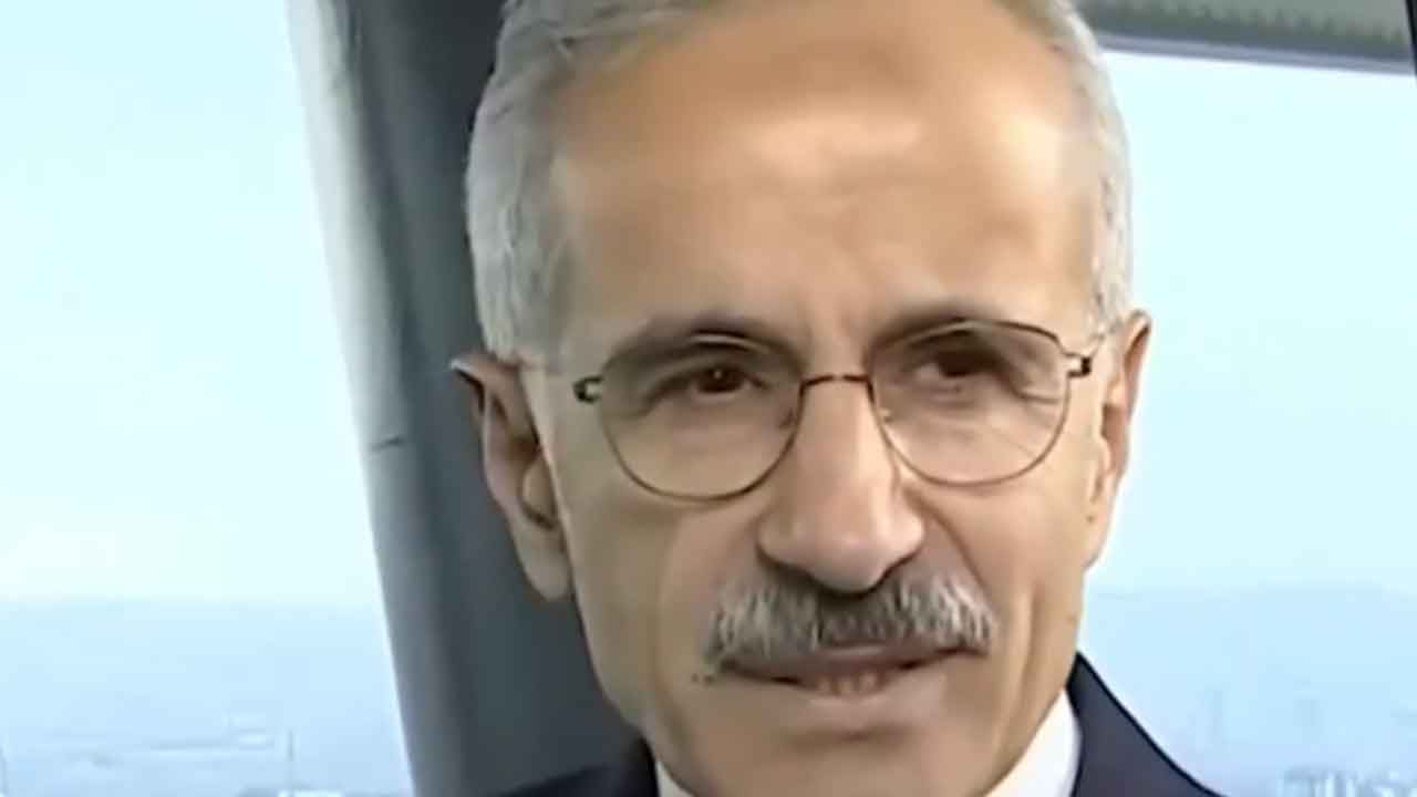 Foto - Ulaştırma ve Altyapı Bakanı Abdulkadir Uraloğlu korkuttu! Canlı yayında müsaade istedi
