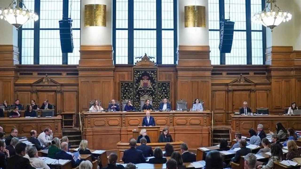 Foto - Ülkede hükümetin kemer sıkma politikalarına destek verdiler: Milletvekilleri zamdan vazgeçti