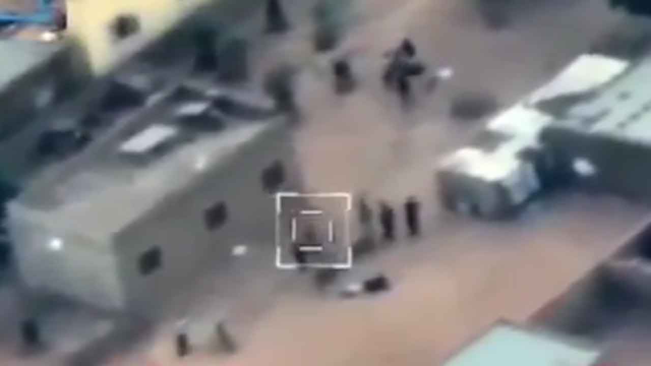 Foto - Ülkede ortalık karıştı: Bayraktar TB2 SİHA'lar peş peşe havalandı, önüne geleni ateşe verdi