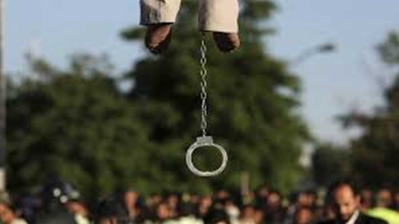 Foto - Ülkene ihanet etmenin sonucu... İki kişi daha ipte sallandırıldı!