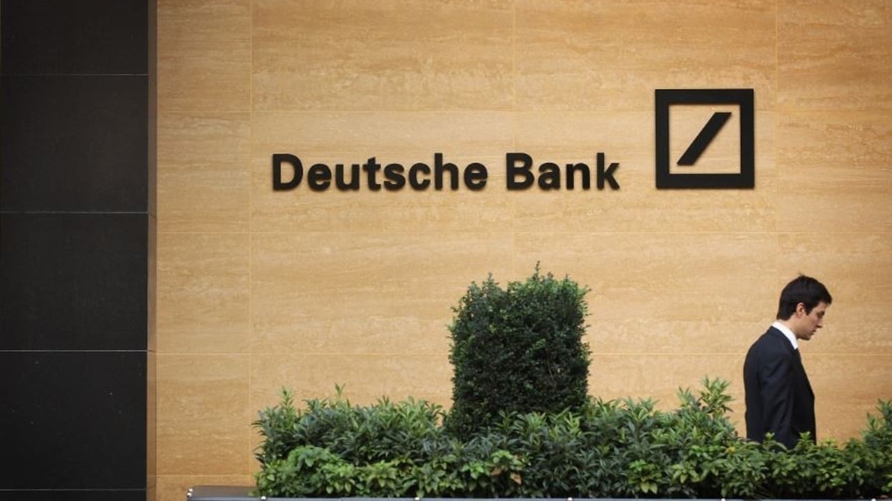 Foto - Ülkenin en büyük bankasına şafak operasyonu! Polis, sivil kıyafetlerle genel merkeze daldı