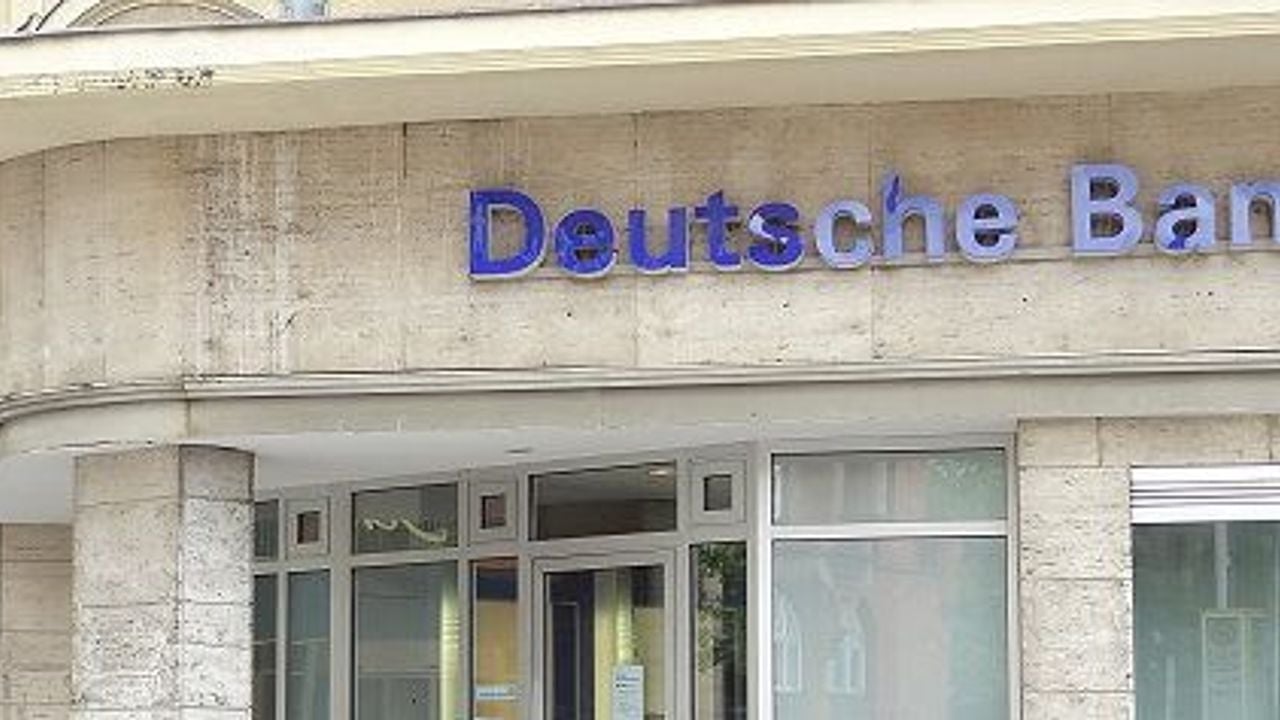 Foto - Ülkenin en büyük bankasına şafak operasyonu! Polis, sivil kıyafetlerle genel merkeze daldı