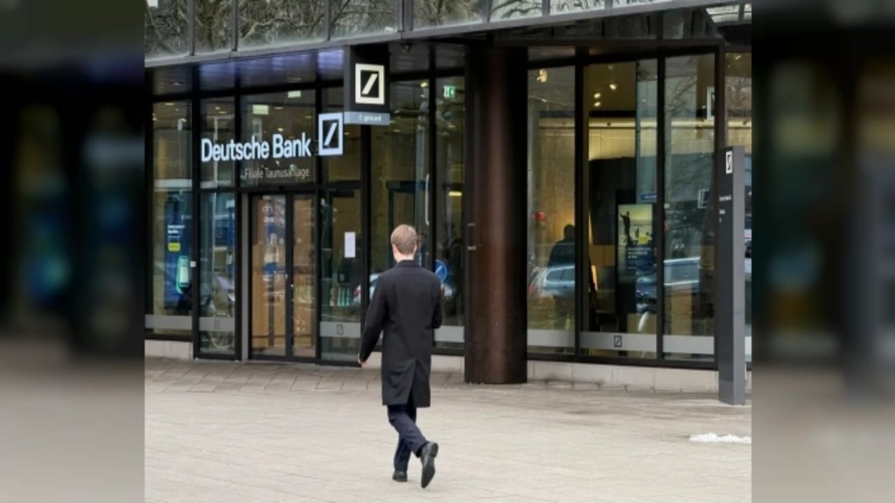 Foto - Ülkenin en büyük bankasına şafak operasyonu! Polis, sivil kıyafetlerle genel merkeze daldı