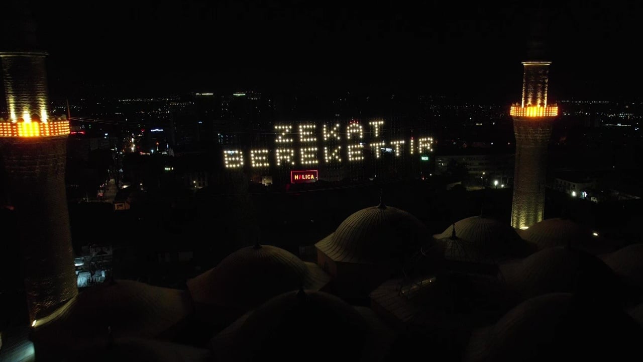 Ulu Cami’nin minarelerinden Uludağ’a uzanan ışık! "Zekat Berekettir"