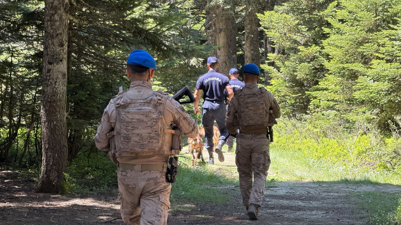 Uludağ’da nöbet başladı! Jandarma yeşil vatan için kuş uçurtmuyor