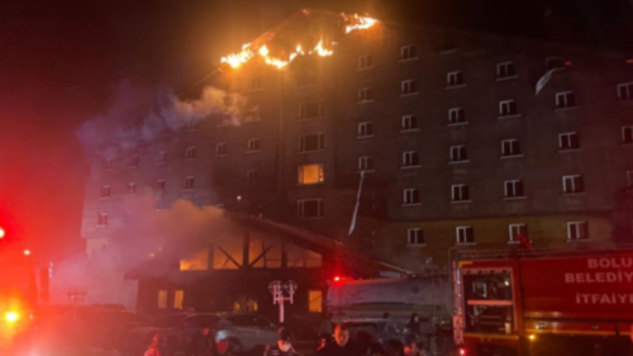 Foto - Uludağ’daki otel faciasında ‘ihmal’ skandalı: İtfaiye aracında su yok muydu?