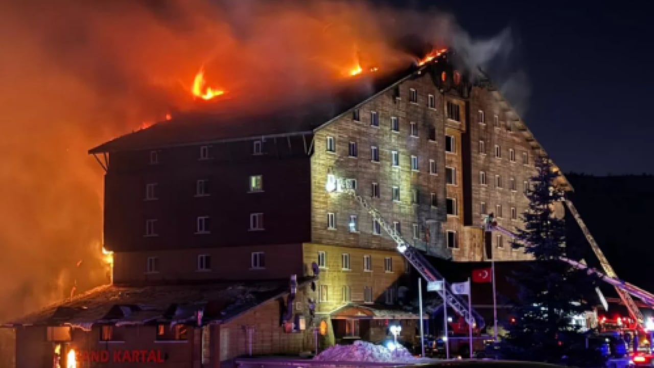 Foto - Uludağ’daki otel faciasında ‘ihmal’ skandalı: İtfaiye aracında su yok muydu?