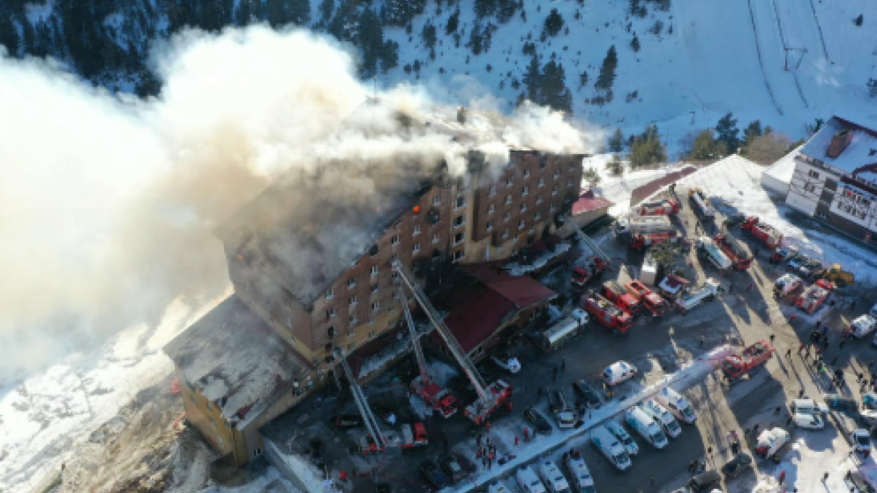 Foto - Uludağ’daki otel faciasında ‘ihmal’ skandalı: İtfaiye aracında su yok muydu?