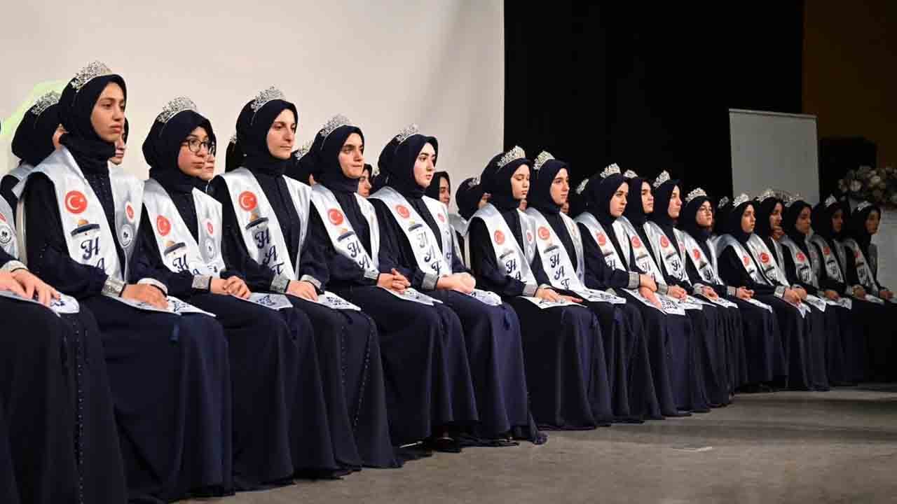 Foto - Ümmet sizlerle gurur duyuyor: 75 hafız hayaline kavuştu