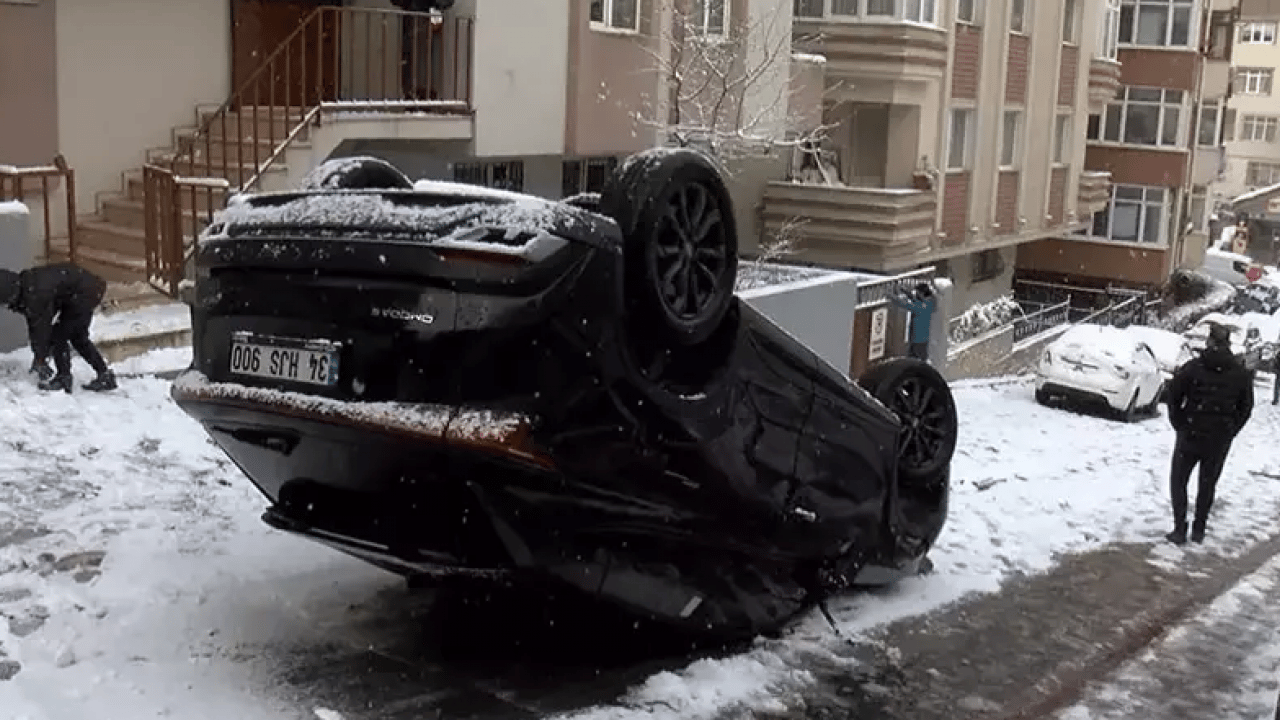 Ümraniye’de kış kabusu: Buz tutan sokakta otomobil takla attı!
