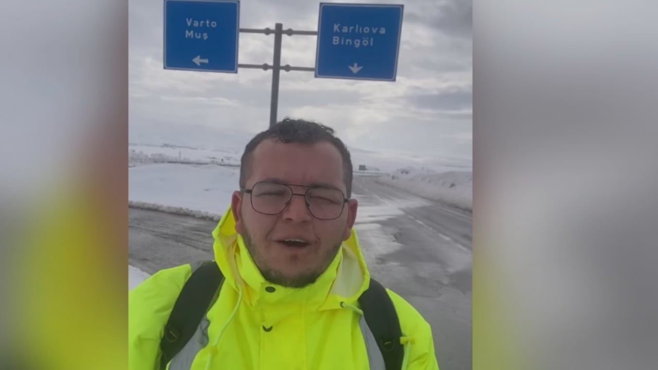 Foto - Umreye gitmek için yollara düştü! 6 günde Bingöl'e ulaştı!