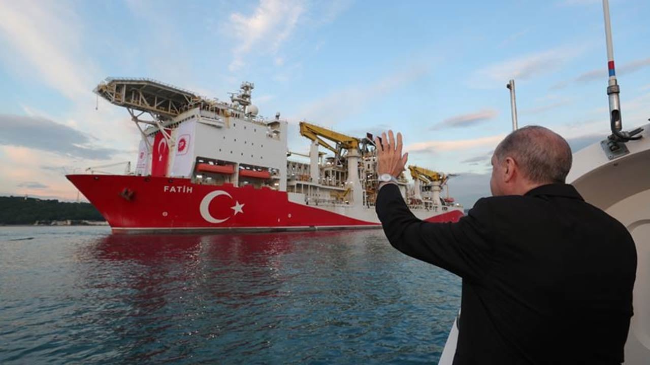 Foto - "Umudun sesini yükseltiyoruz" diyen Erdoğan: Parasıyla silah alamayan ülkeden kendi uçağını üreten ülkeye dönüştük